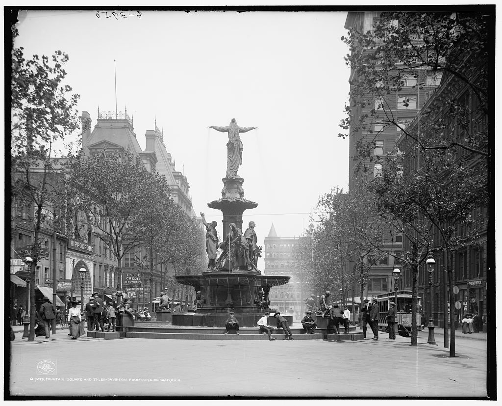 Cincinnati-fountain-square-historic